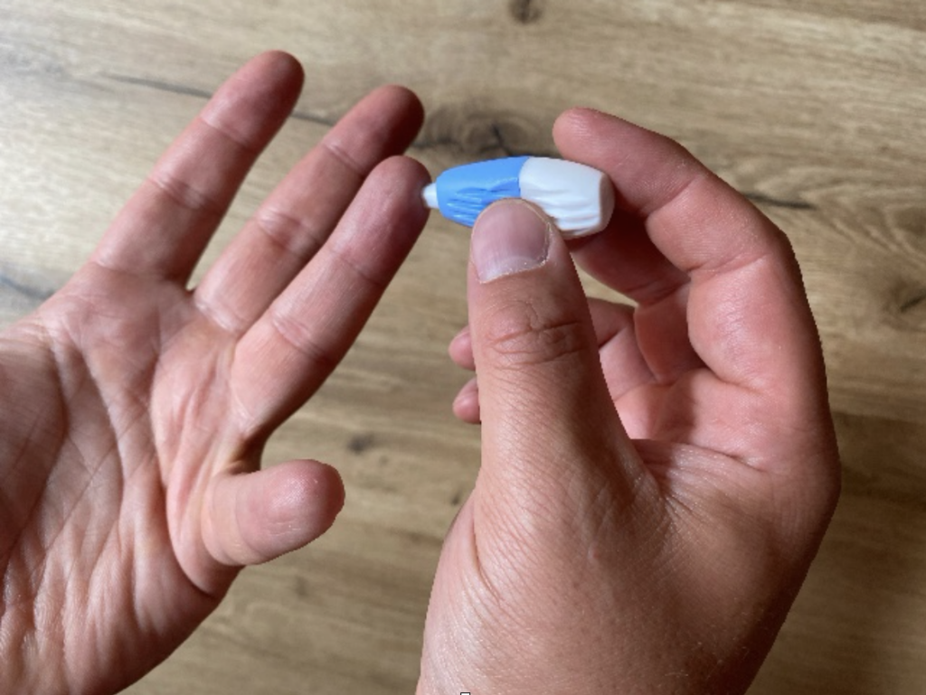 Blutabnahme Finger prick